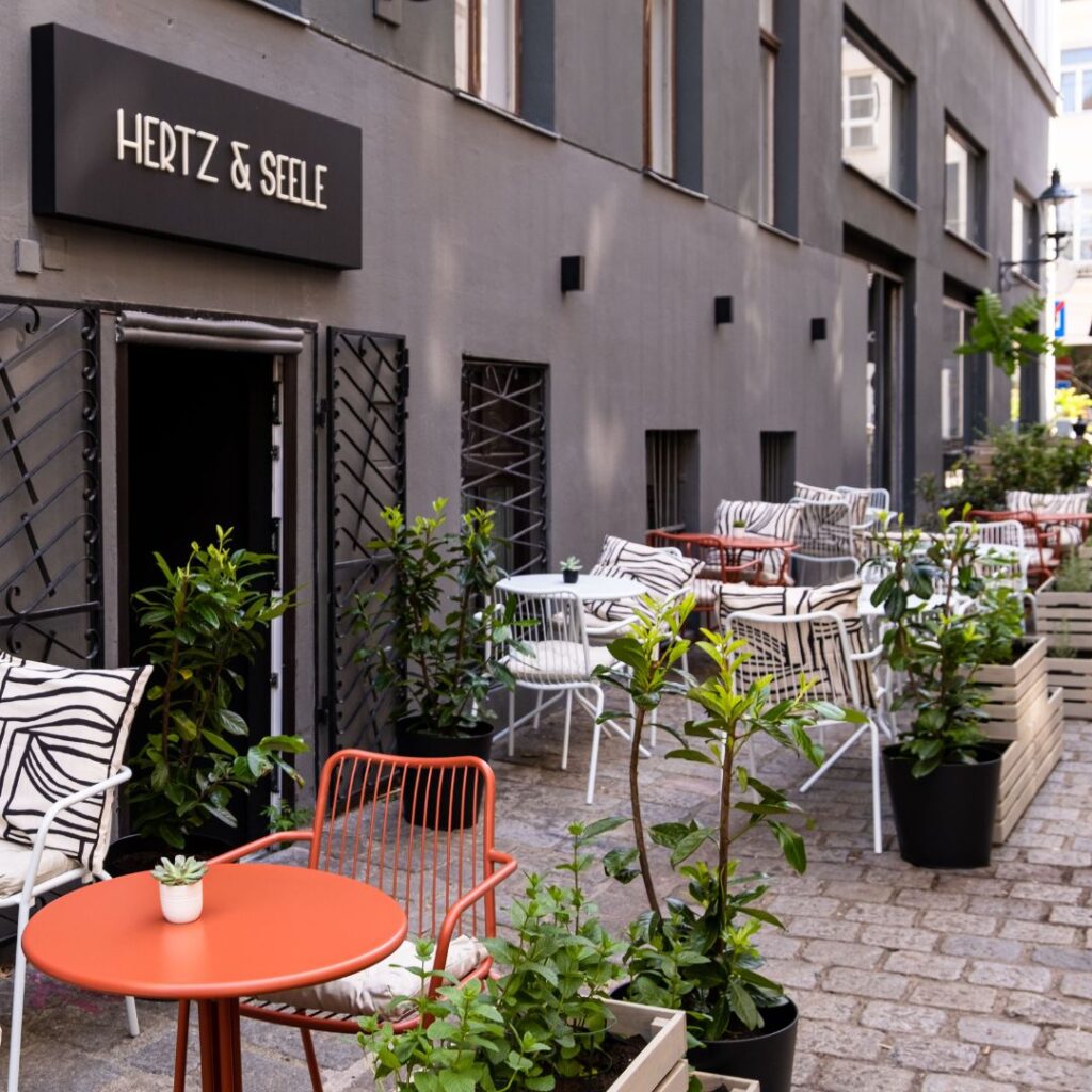 Event Space Hertz & Seele